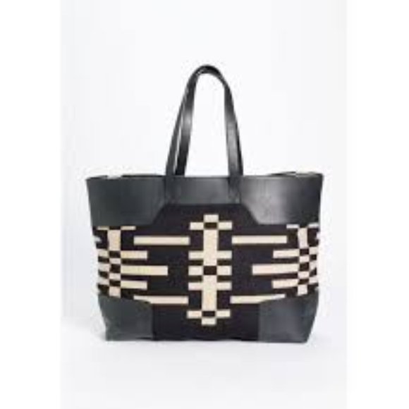 Pendleton Handbags - Pendleton Canyonville Tote